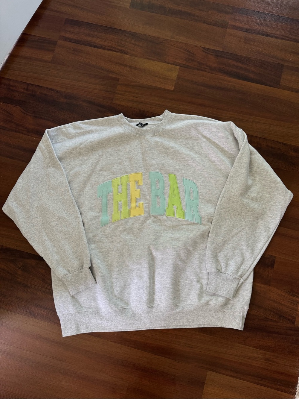 THE BAR- Gray Crewneck Sweater with Pastel Appliqué
